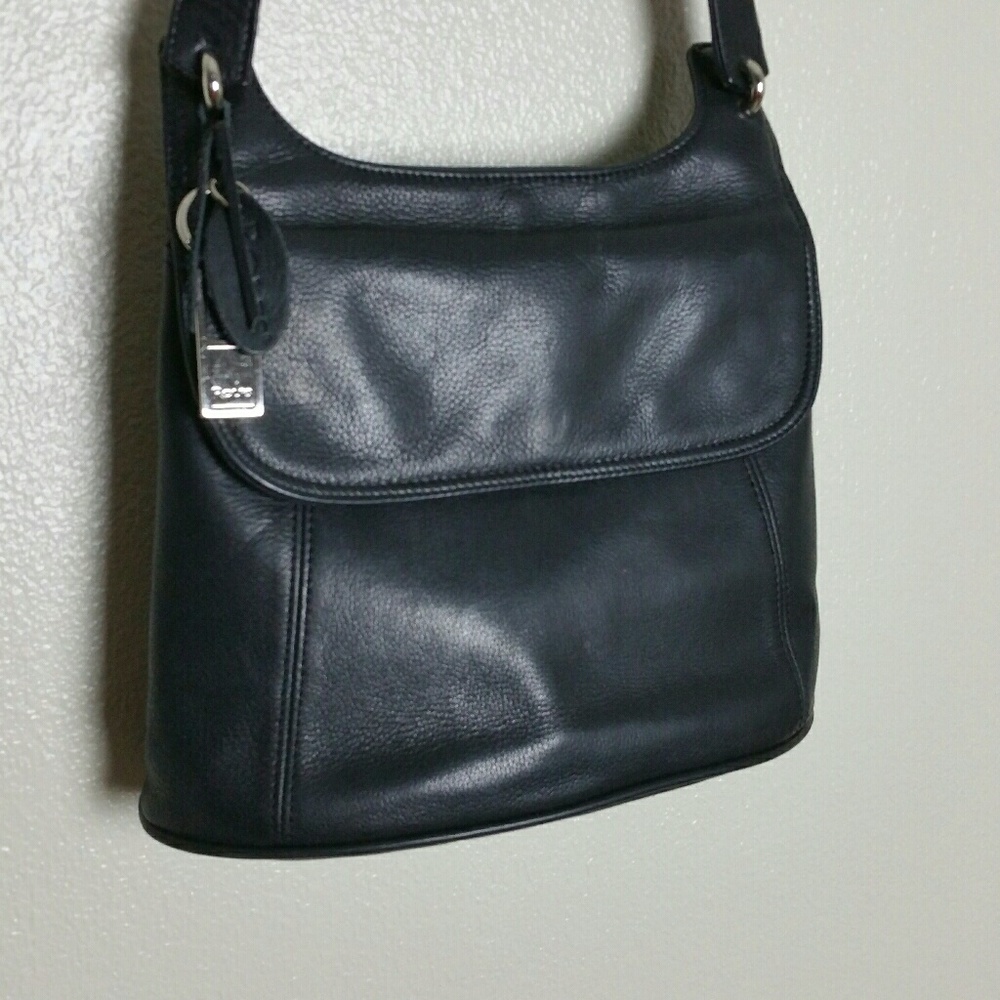Rolfs Black Leather Shoulder Strap Purse